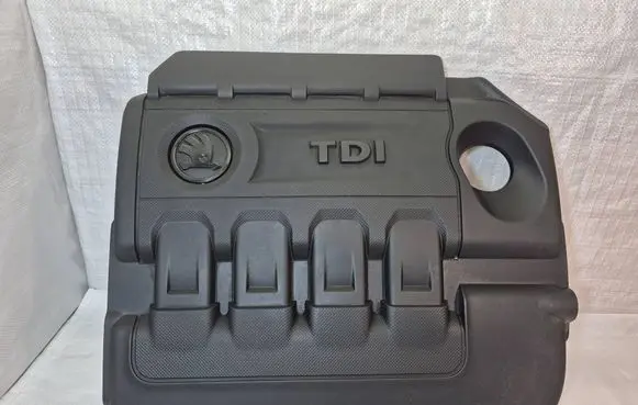 Skoda Superb B8 (3V) Engine cover (trim) 04L103925T 01SV110 4012590H