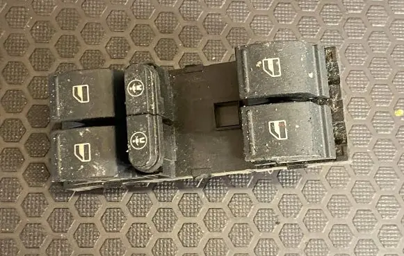 Volkswagen Touareg I Electric window control switch 7L6959857C