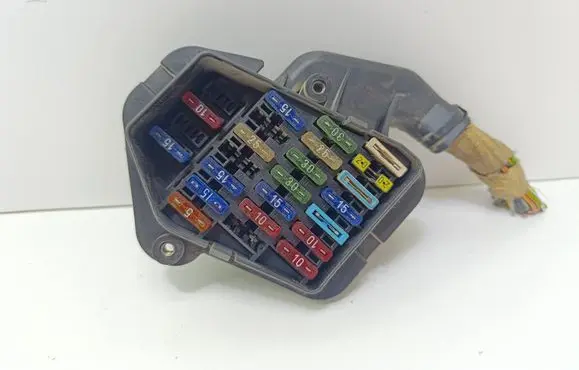 Audi A6 S6 C4 4A Fuse module