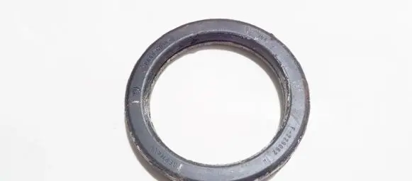 Mercedes-Benz C W203 Coil spring mount f229062 f-229062