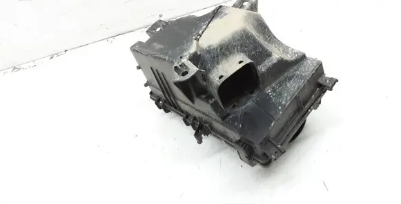 Volvo S60 Air filter box 8626061
