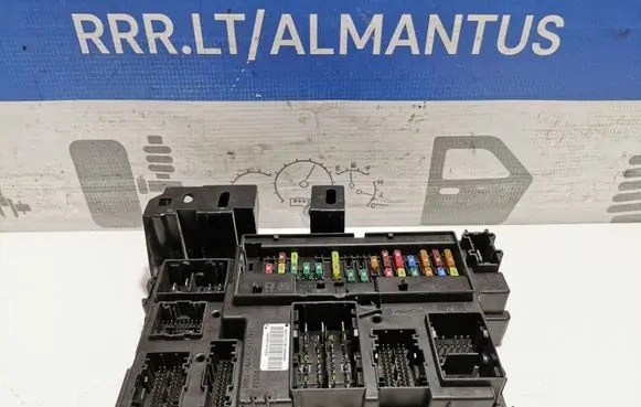 Ford Mustang VI Fuse module JR3T15604HFH