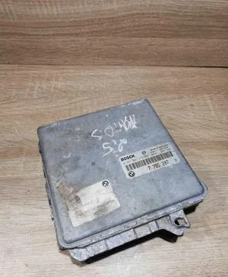 BMW 5 E39 Engine control unit/module ECU 7785207 0281001373
