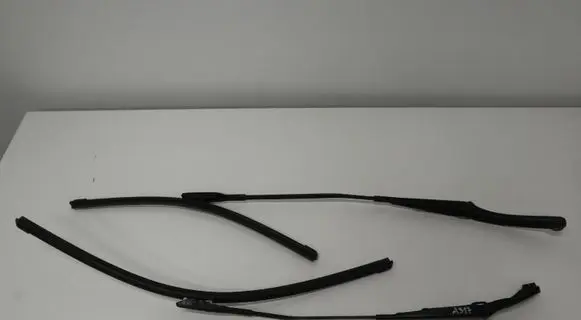 Audi A5 8T 8F Front wiper blade arm 8K0805615
