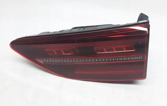 Volkswagen Golf VIII Tailgate rear/tail lights 5H0945308