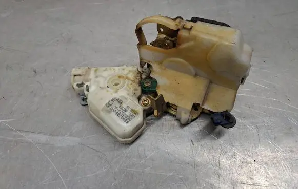 Suzuki Grand Vitara II Tailgate/trunk/boot lock/catch/latch 8055265J00