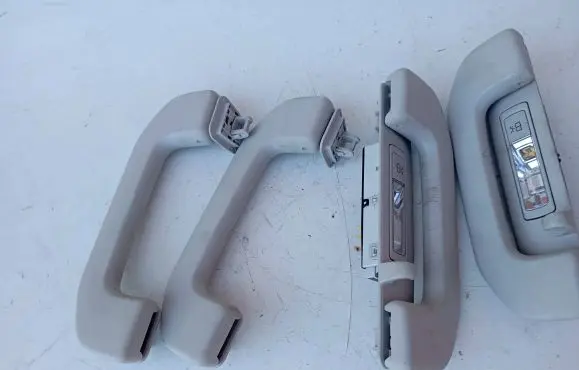 Mercedes-Benz E W213 A set of handles for the ceiling A0009061606 01158364 7H528364