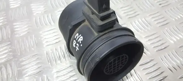 BMW 1 E82 E88 Mass air flow meter 0281006146 8509724