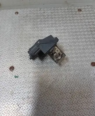 Citroen C4 Cactus Coolant fan relay 962872380 170418 84F31101203