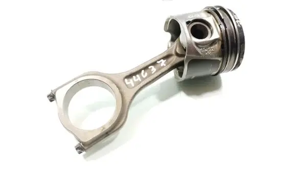Ford Fiesta Piston with connecting rod 
