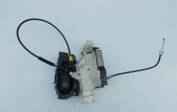 Citroen Jumpy Front door lock 9681335380