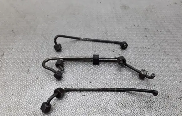 Volkswagen Golf IV Fuel injector supply line/pipe 