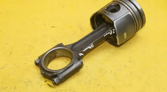 Peugeot Partner Piston with connecting rod