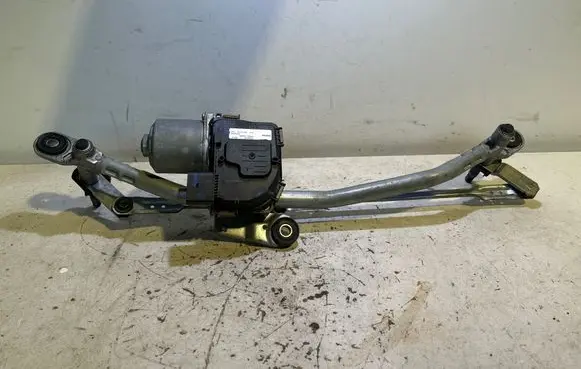 Volvo XC40 Front wiper linkage and motor 32828140
