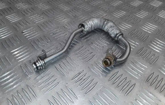 Coolant pipe/hose