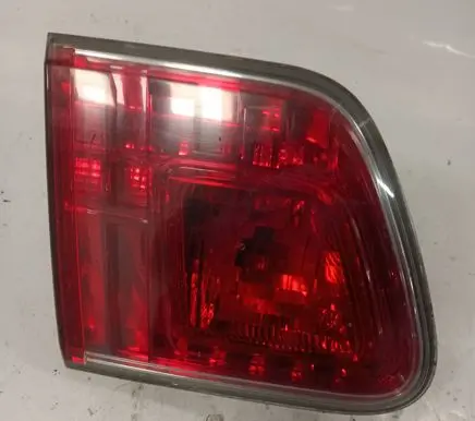 Toyota Avensis T270 Rear fog light 89032447A