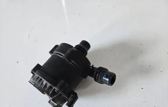 BMW M8 F93 Gran Coupe Electric auxiliary coolant/water pump 863823703