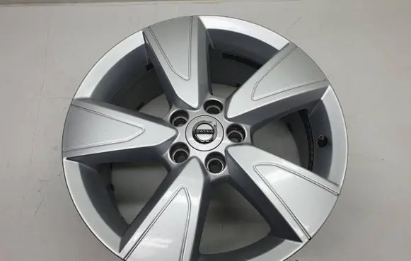 Volvo XC40 R17 alloy rim 31680565