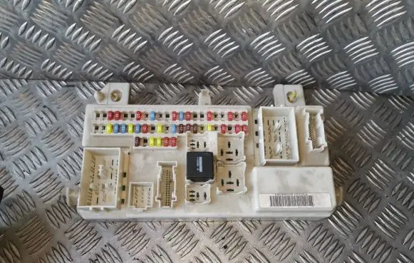 Ford Focus C-MAX Fuse module 3M5T14A073BG 3M5T14014CFB 3M5T14A073BGMID1