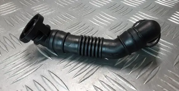 Volkswagen PASSAT B6 Breather hose/pipe 03G103493D