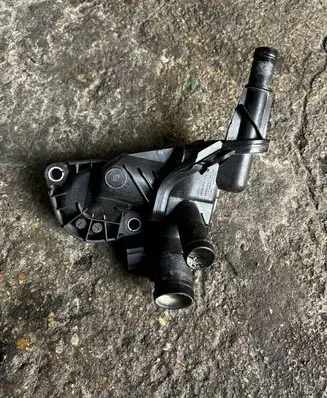 Nissan Micra K14 Thermostat/thermostat housing 110616064R