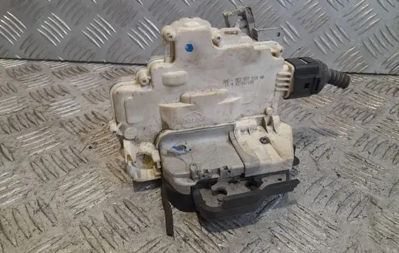 Audi A4 S4 B7 8E 8H Front door lock 8E2837016AA