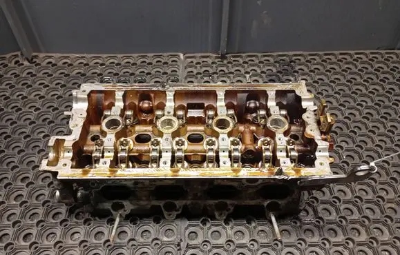 Volkswagen PASSAT B6 Engine head 06D103373AM