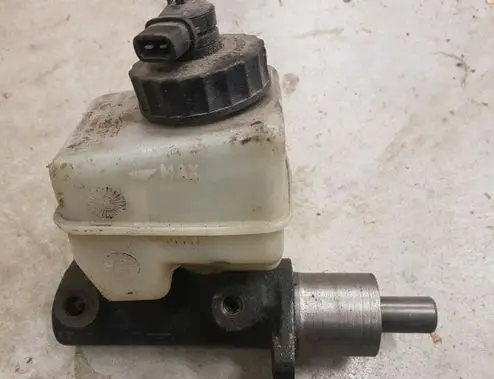 Volkswagen Golf I Master brake cylinder 533611301 191611307