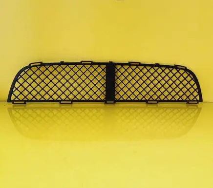 Toyota Yaris Front bumper lower grill 53112-52020A1