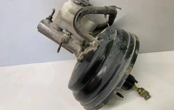 Honda CR-V Brake booster