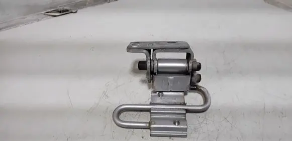 Audi A3 S3 8L Rear door lower hinge 4B0833411E