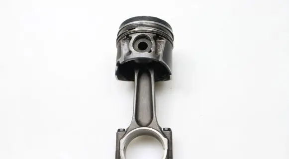 Ford Focus C-MAX Piston with connecting rod 085190