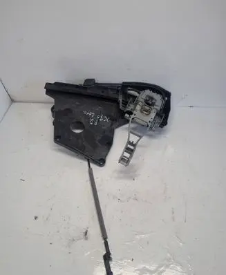 Volvo XC70 Front door lock 30661073