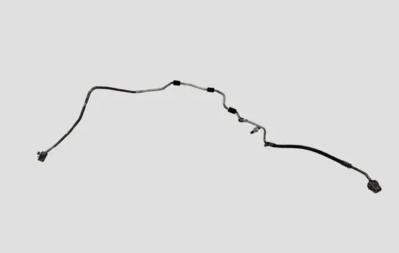 Volkswagen PASSAT B6 Air conditioning (A/C) pipe/hose