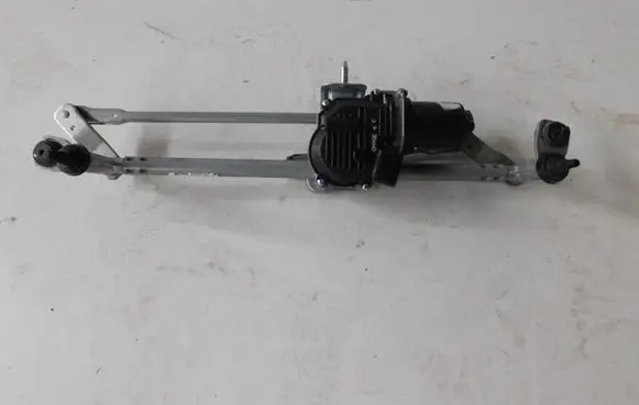Volkswagen Scirocco Front wiper linkage and motor