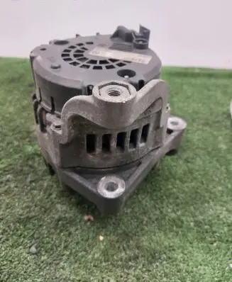 BMW 3 E90 E91 Generator/alternator 2608669D