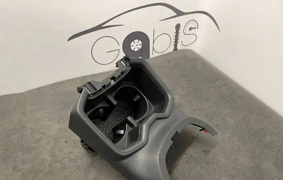 Cup holder front