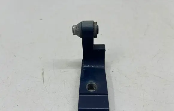 Mini Clubman F54 Rear door lower hinge 7246063