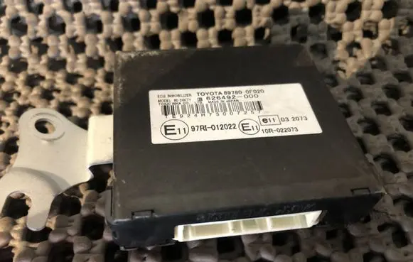 Toyota Corolla Verso AR10 Immobilizer control unit/module 626492000