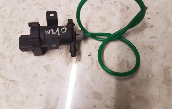 Mercedes-Benz E W210 Turbo solenoid valve A2028000178