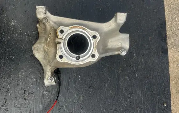 BMW M4 G82 G83 Front wheel hub spindle knuckle 31208095650 8095650