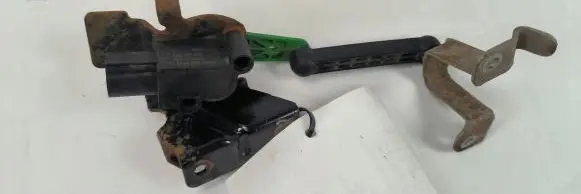 Skoda Superb B8 (3V) Front height sensor lever 5Q0512521J