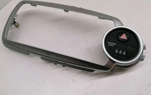 Toyota Yaris Radio/GPS head unit trim 864510D010 20563