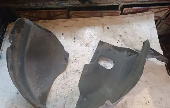Volkswagen Touran I Front mudguard 