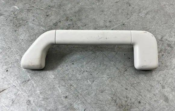 Volkswagen Touareg II Front interior roof grab handle