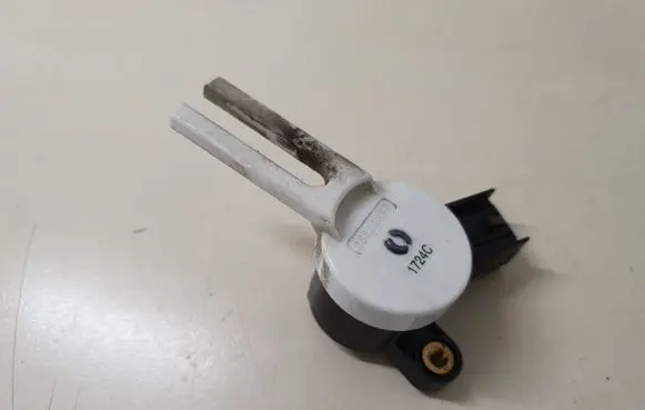 Opel Insignia A Brake pedal sensor switch 25889337