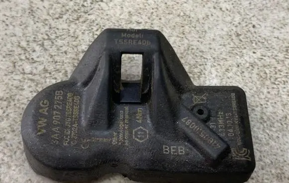 Volkswagen PASSAT B7 Tire pressure sensor 3AA907275B