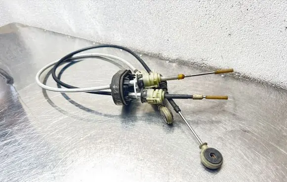 Opel Vectra C Gear shift cable linkage 55352866