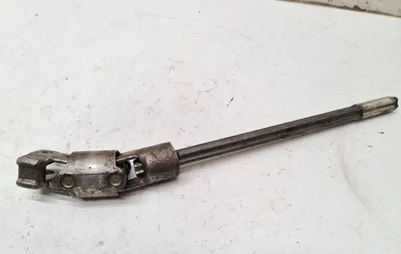 Volkswagen PASSAT B5.5 Steering column universal joint 