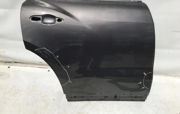 Maserati Levante Rear door